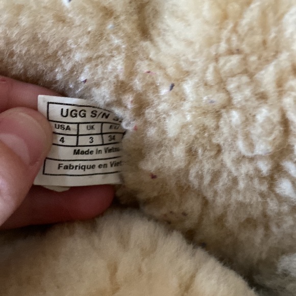 UGG Bailey Bow ll Boot - Picture 4 of 4